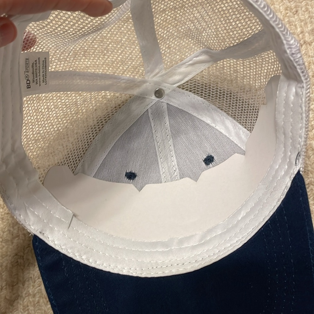 Baseball hats - Picture 3 of 3